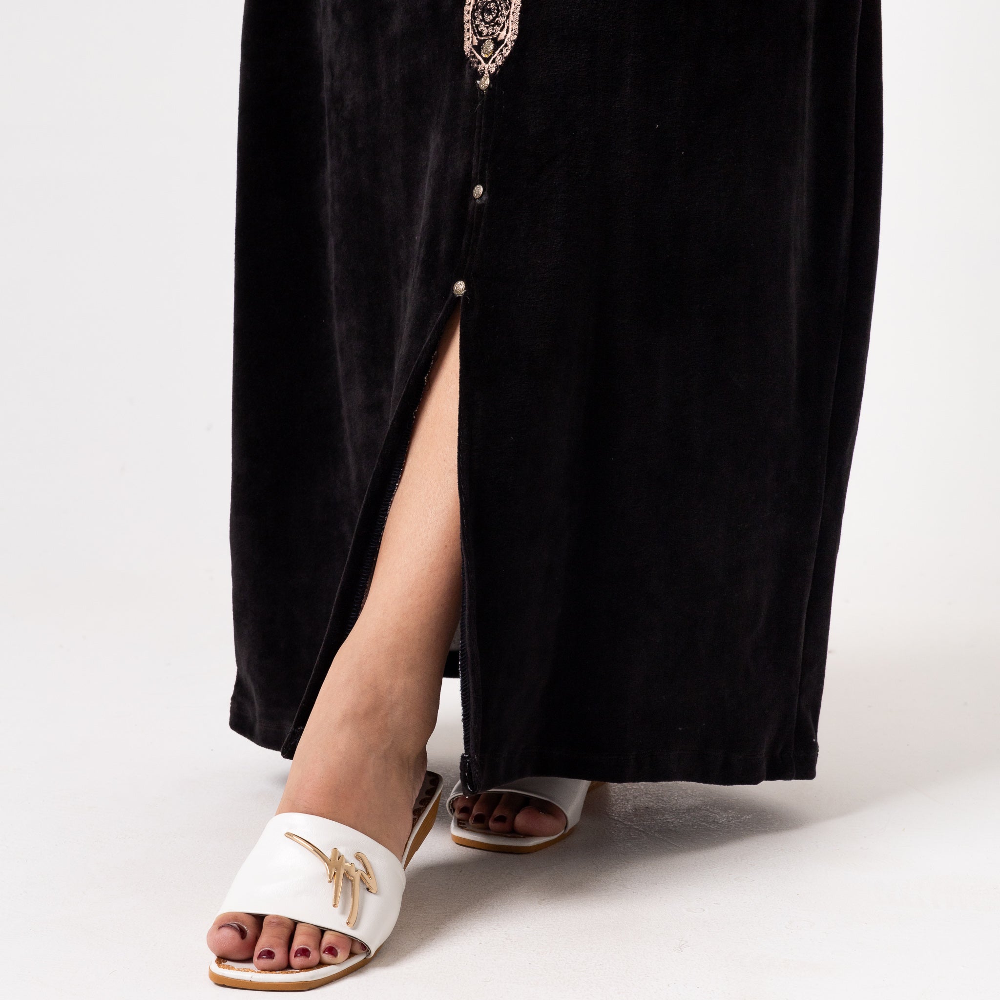 Velvet Embroidered Kaftan – Timeless Elegance & Everyday Luxury