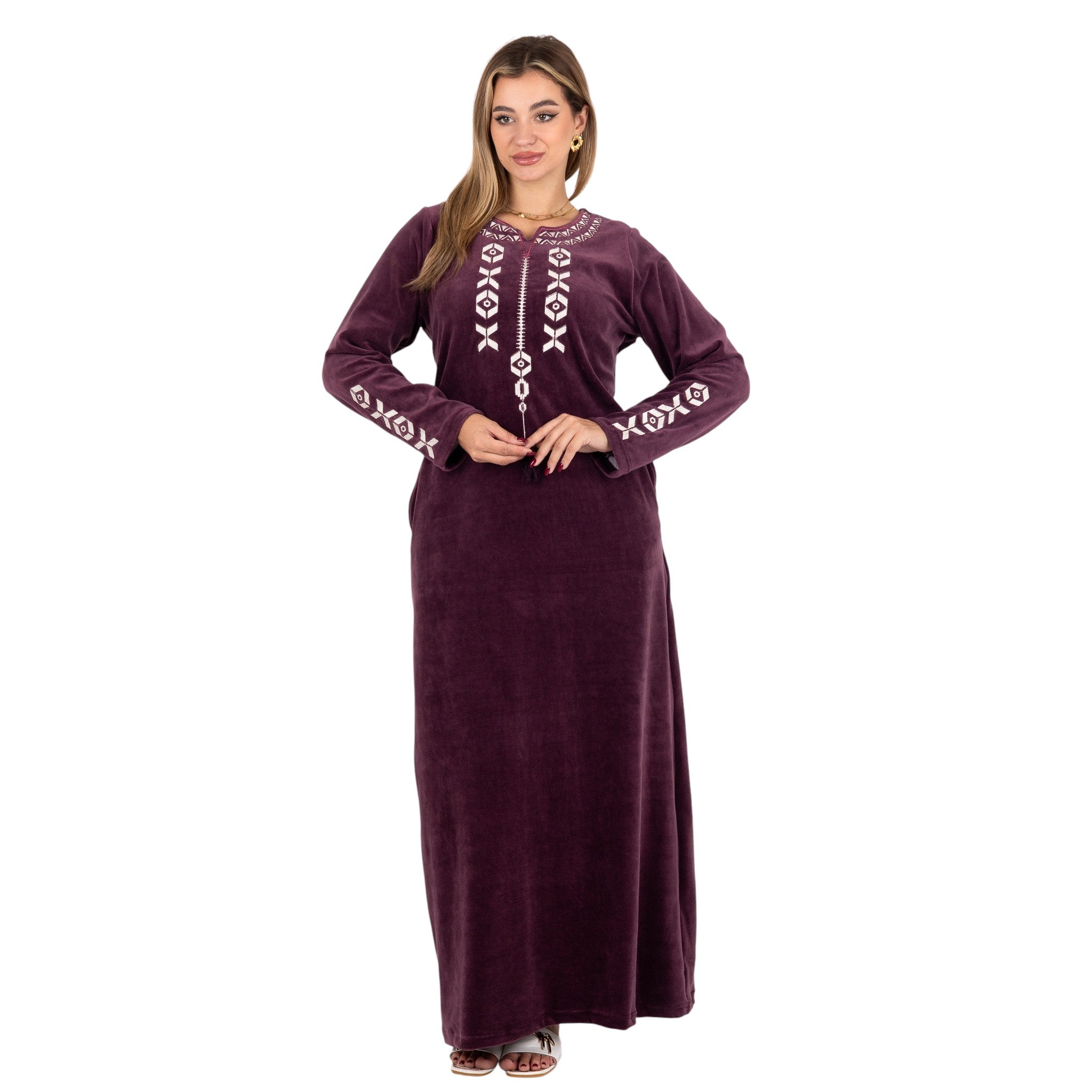 عباية مطرزة أنيقة