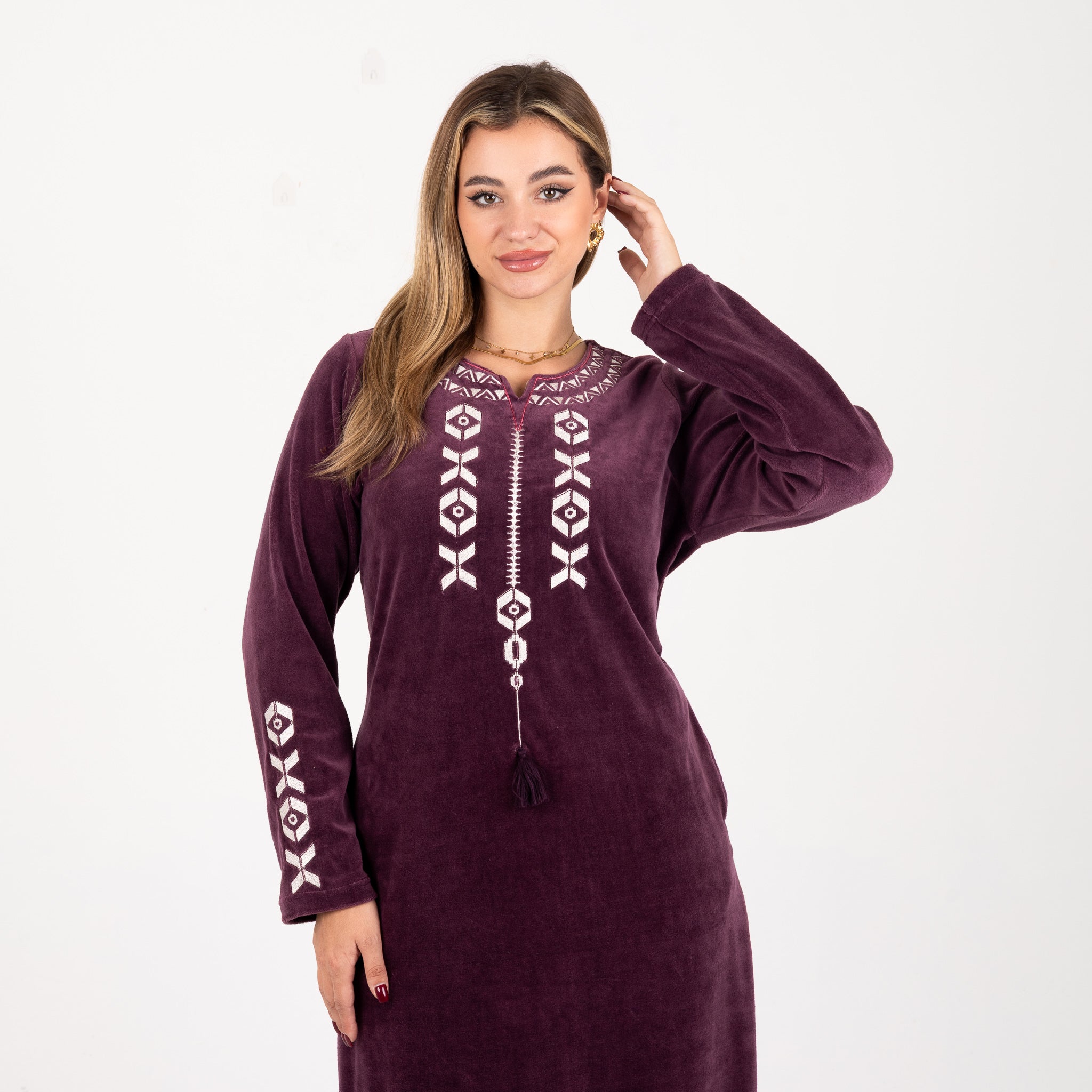 عباية مطرزة أنيقة