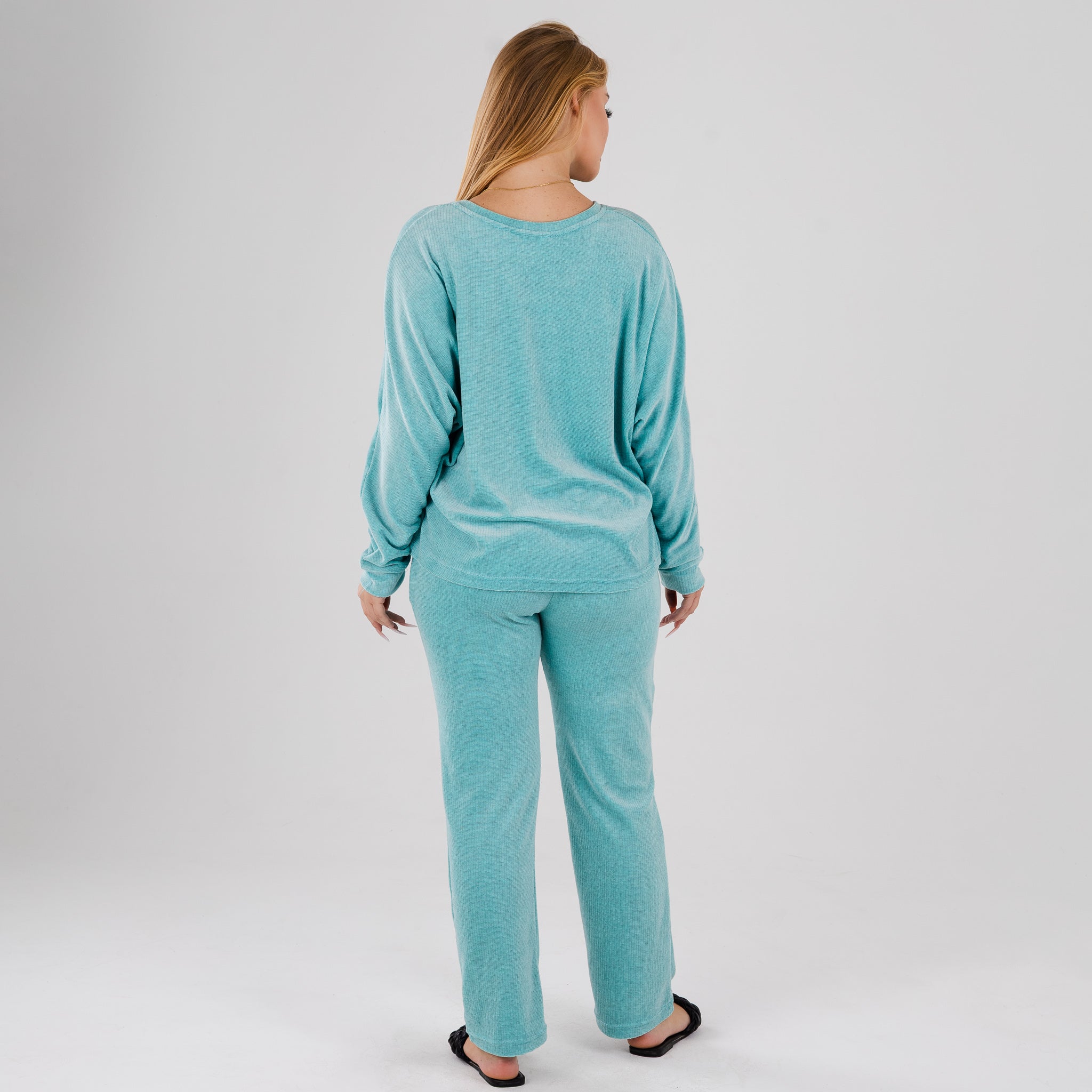 Women’s Soft Velvet Stretch Pajama Set | طقم بيجامة نسائية مخملية ناعمة قابلة للتمدد