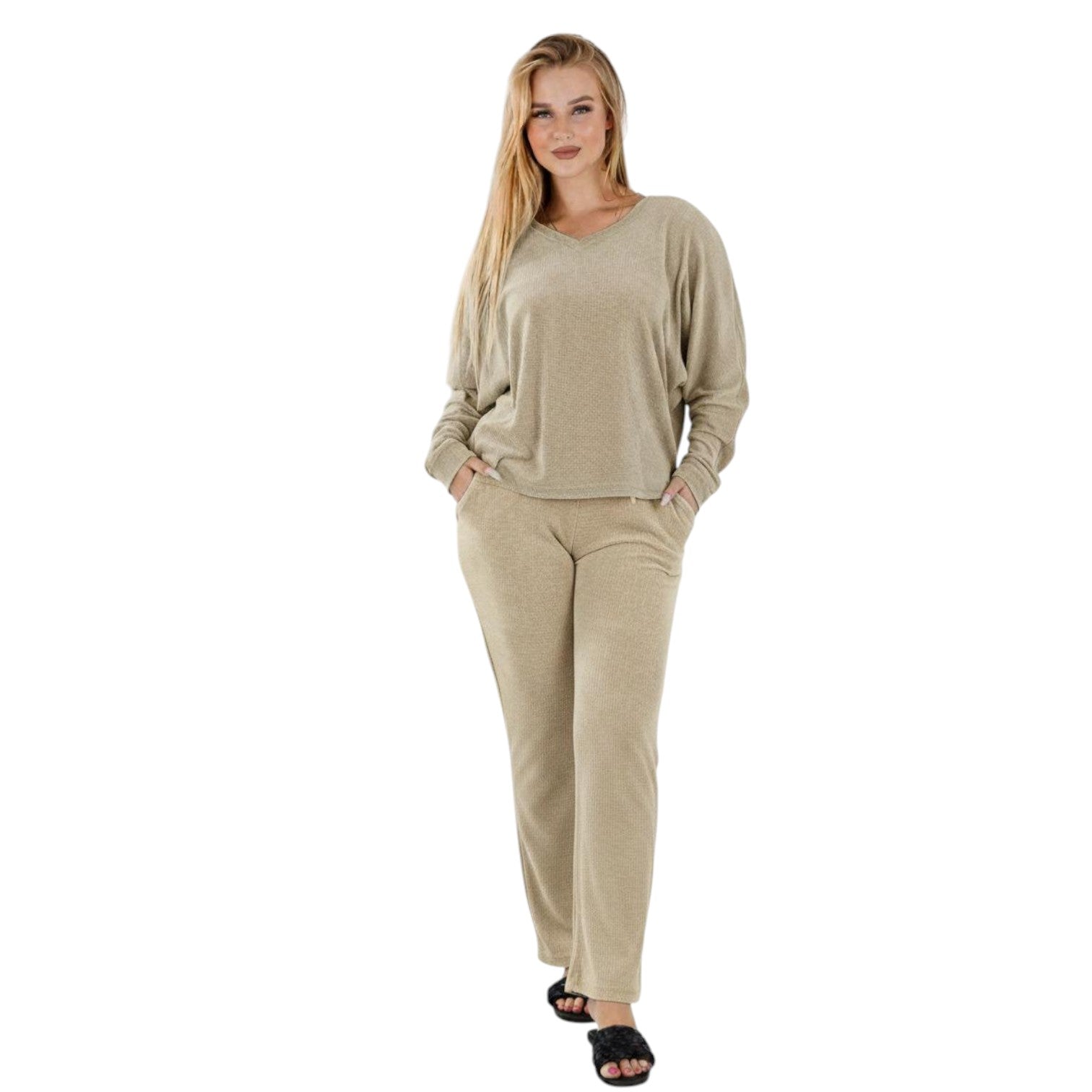 Women’s Soft Velvet Stretch Pajama Set | طقم بيجامة نسائية مخملية ناعمة قابلة للتمدد