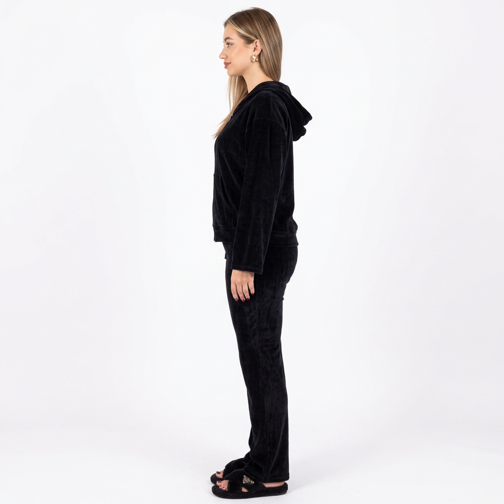 Side view of the model wearing the black set